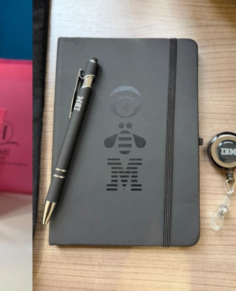 Cadernos e canetas - IBM